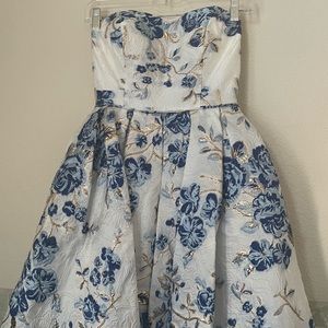 Mac Duggal Size 2 Strapless Cocktail Dress